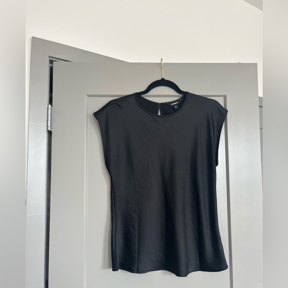 Express Black Top